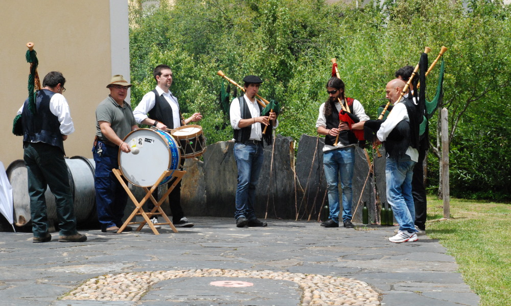 Grupo de gaitas “Os Pampirolos”